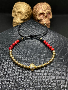 PULSERA PIEDRA CORAL ROJO, BOLAS ORO REAL CON CALAVERA CHAPA ORO 1